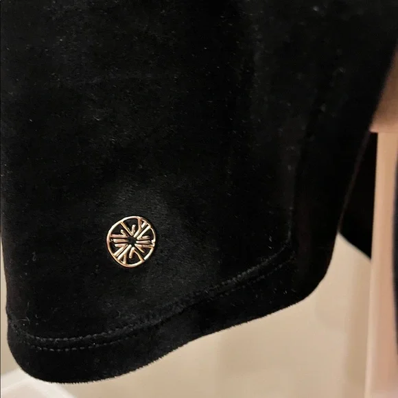 Lilly Pulitzer Blythe Velour Pullover in Onyx Black Long Sleeve Size Small - Picture 5 of 8